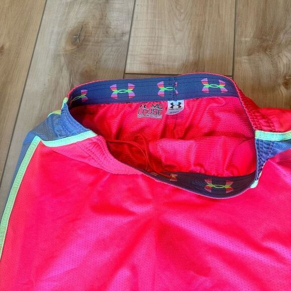 EUC Under Armour Womens Heat Gear Loose Fit Shorts Coral/Yellow/Gray Medium - Picture 5 of 6